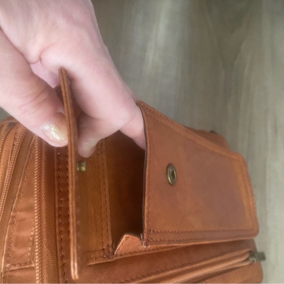 Never used leather wallet purse. Keep your cards, phone, sunglasses - Picture 7 of 14